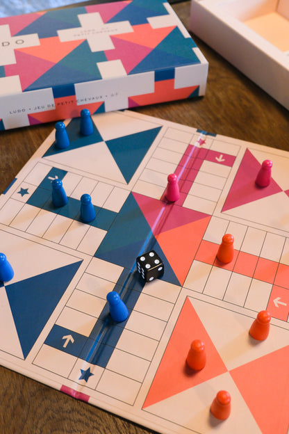 Jeu des petits chevaux - Ludo design play