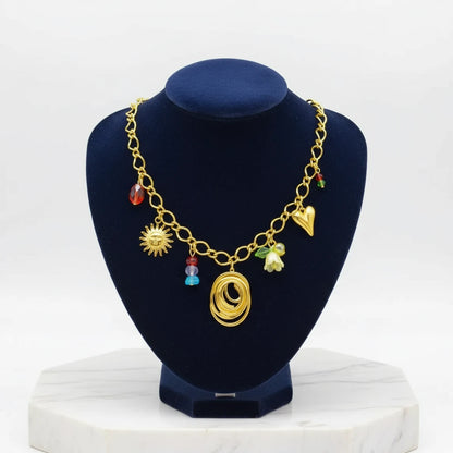 Collier en acier inoxydable avec des breloques